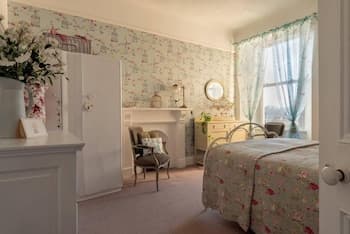 The Birches - Large Luxurious Victorian Villa