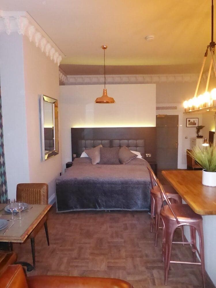 The Scott at Claremont Apartments