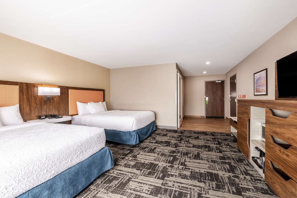 Hampton Inn & Suites Benton Harbor
