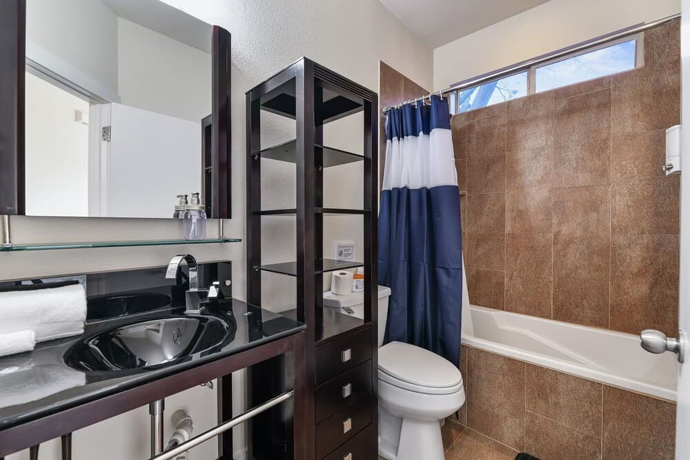 CozySuites Oak Lawn with great rooftop