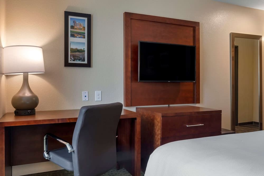 Comfort Inn & Suites Euless DFW West