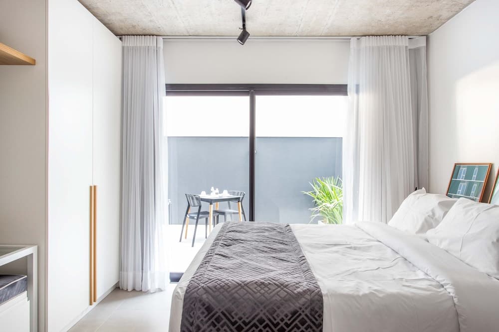 Charlie Porto Alegre Praça 4