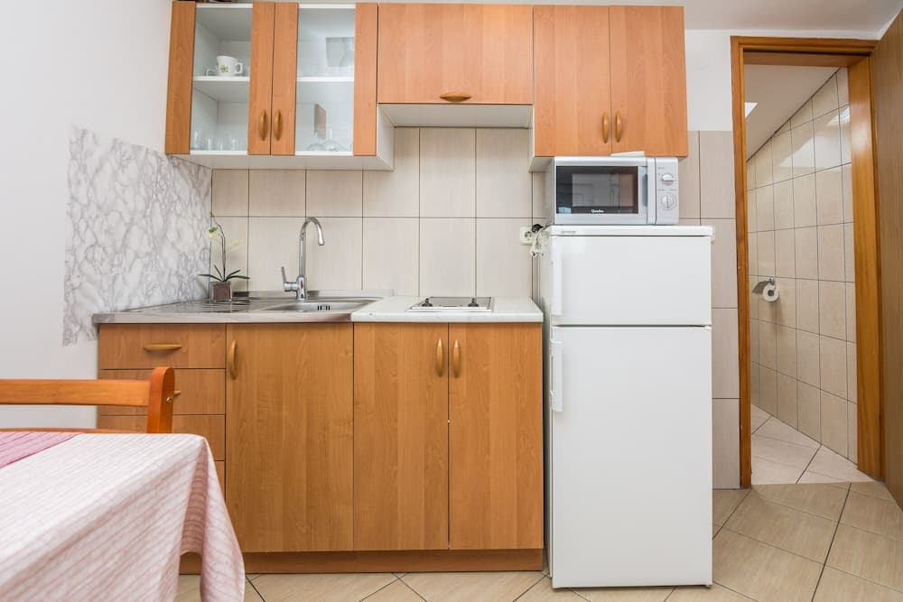 Beachfront Apartment Mira 1