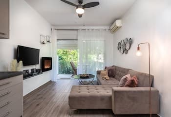 Mystique 2 BD Aparment by BluPine