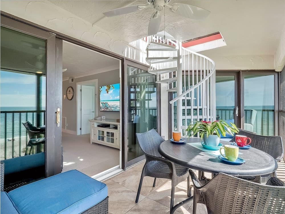 Pointe Santo Condos by Dream Vacation Rentals