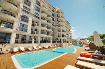 Harmony Suites Saint Vlas