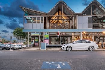 Your Luxury Escape - On The Bay 2