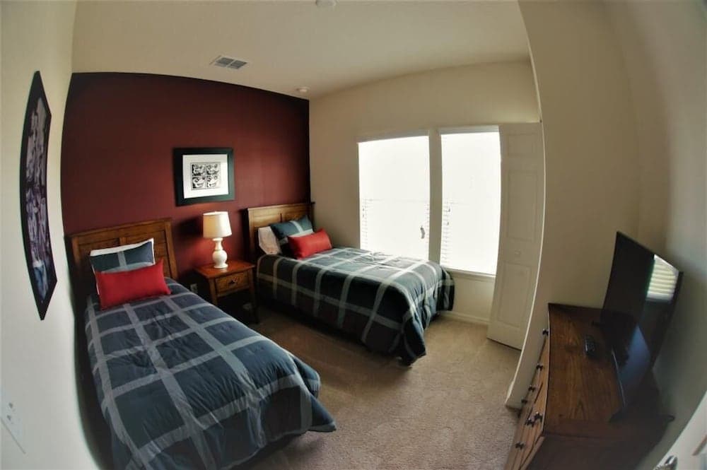 Lucaya 4 Bedrooms 3 Baths Townhome With Resort Pool