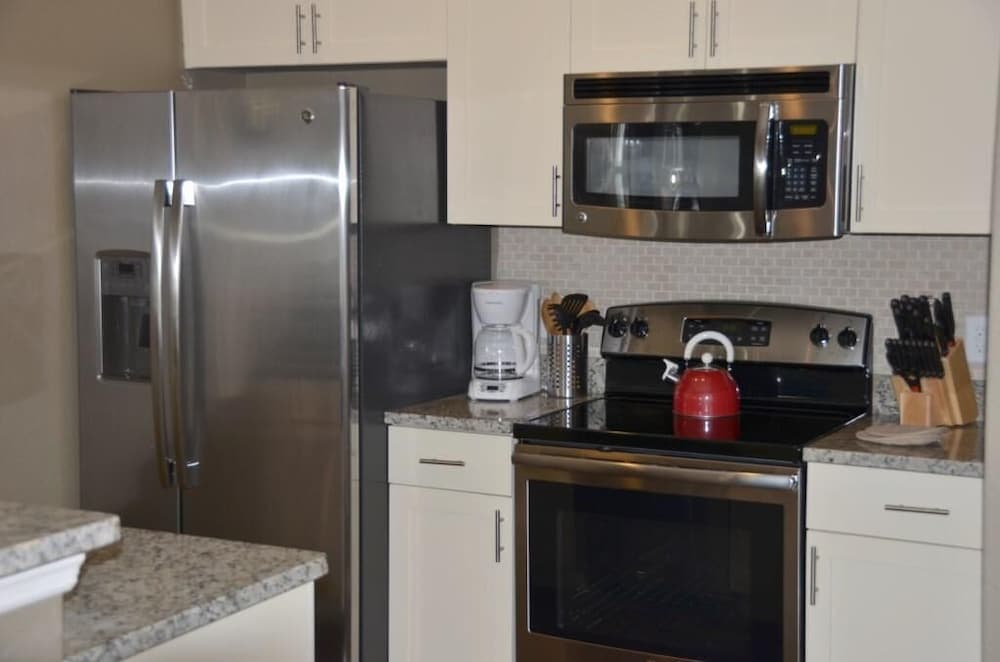 November Promo at Lucaya 3 Beds 2 Baths Id:59007