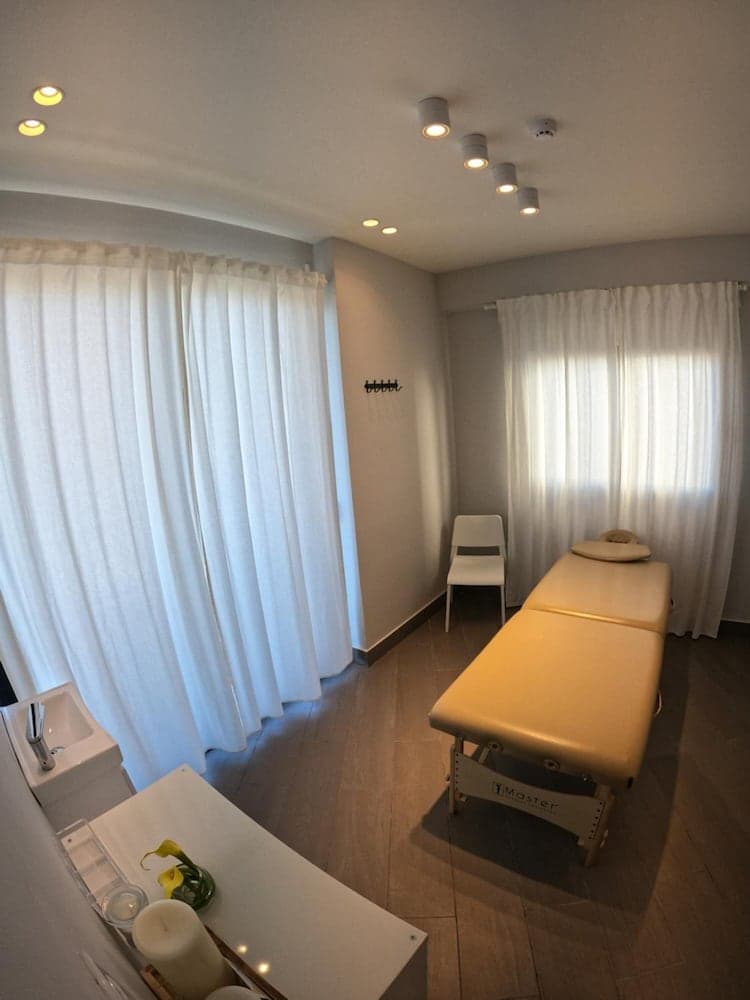 Regatta Living Hotel By Mint