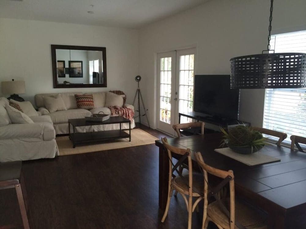 Nov Special at Lucaya 4 Bed 3 Baths Id:275002