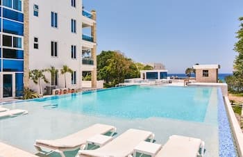 Playa Laguna Beach Condos