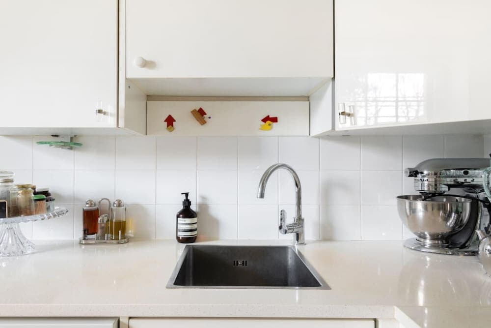 The Maida Vale Retreat - Modern Central 2bdr Apartment With Parking