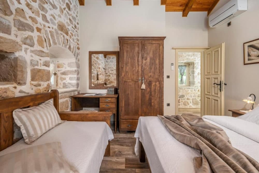 Stone Beauty Pool Villa Jerolim