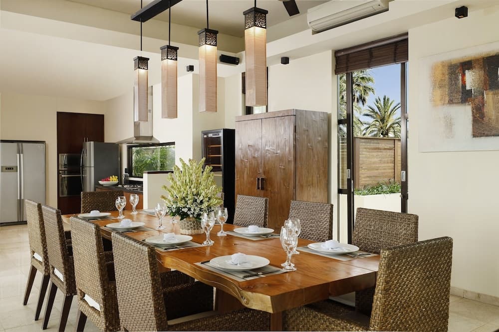 Villa Jamalu by Nakula