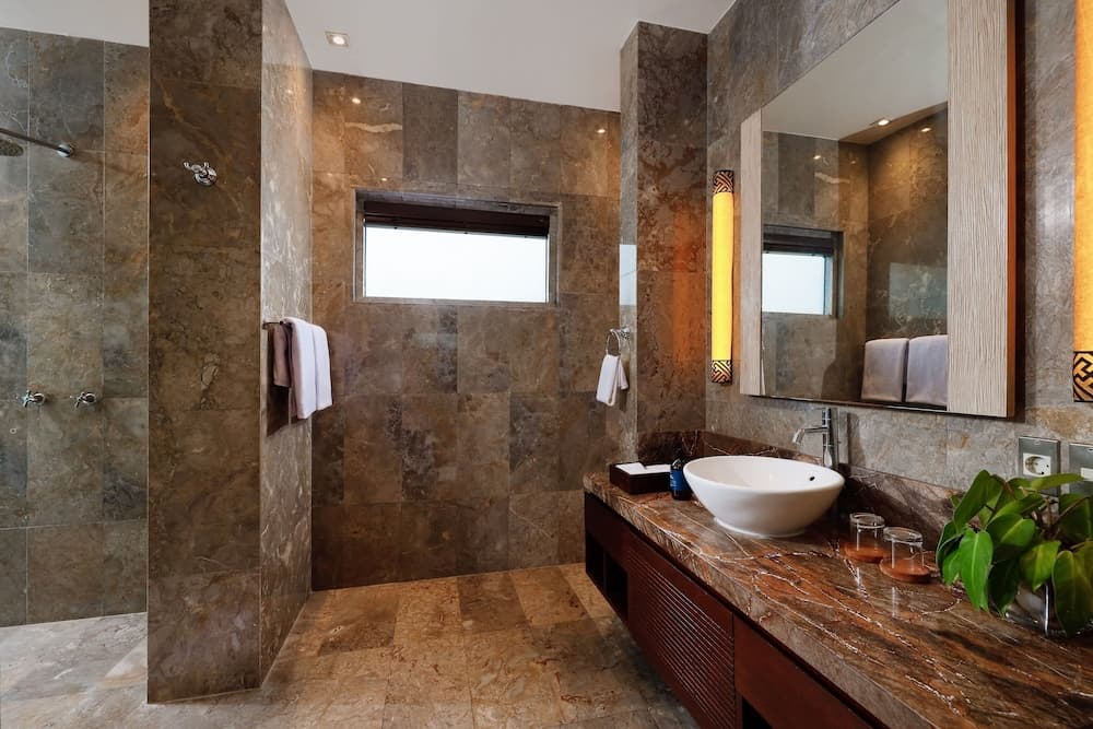 Villa Jamalu by Nakula