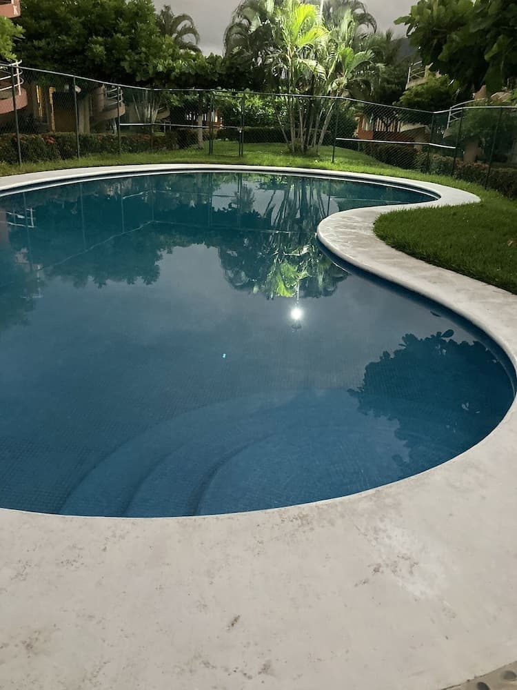 Air-conditioned Zihuatanejo - Close To Beaches & World Class Snorkeling! 2 Bedroom Condo by Redawning