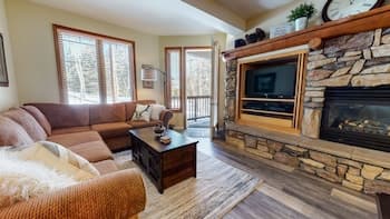 Mammoth Green 102 Amazing Unit, 300 Yards to Eagle Lifts Underground Parking by RedAwning