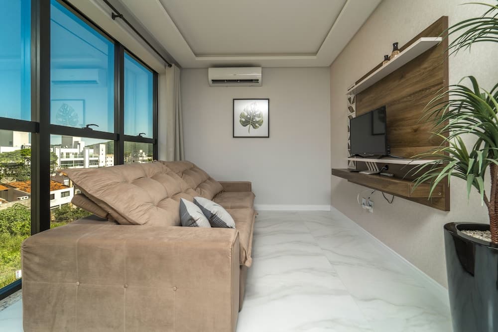 Apartamento 2 Quartos com Piscina - 715