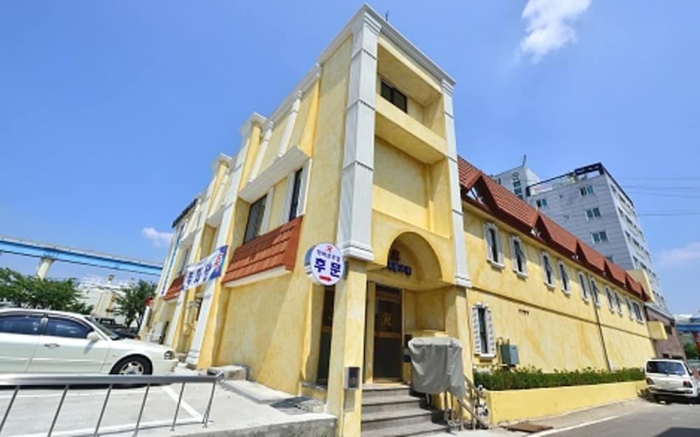 hotel image