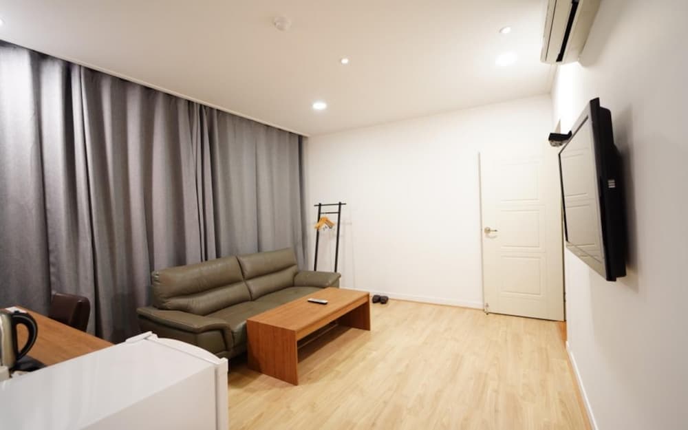 Mokpo Utopia Family Hotel