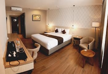 Zenith Premiere Hotel Baubau