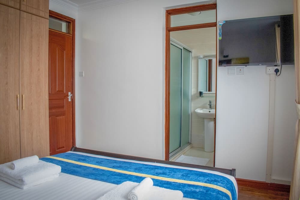 Luxel Suites by Homes by Della