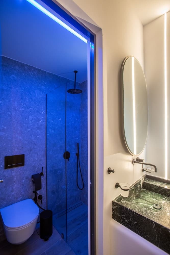 Levantes Luxury Suites I II