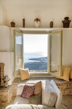 Amaryllis - Dianella -magnolia Houses