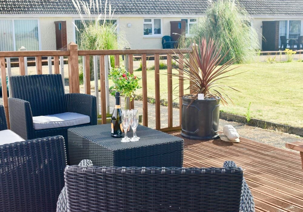 Seashells Dog Friendly Seaview Beach Chalet Sleeps 4 Beach Opposite