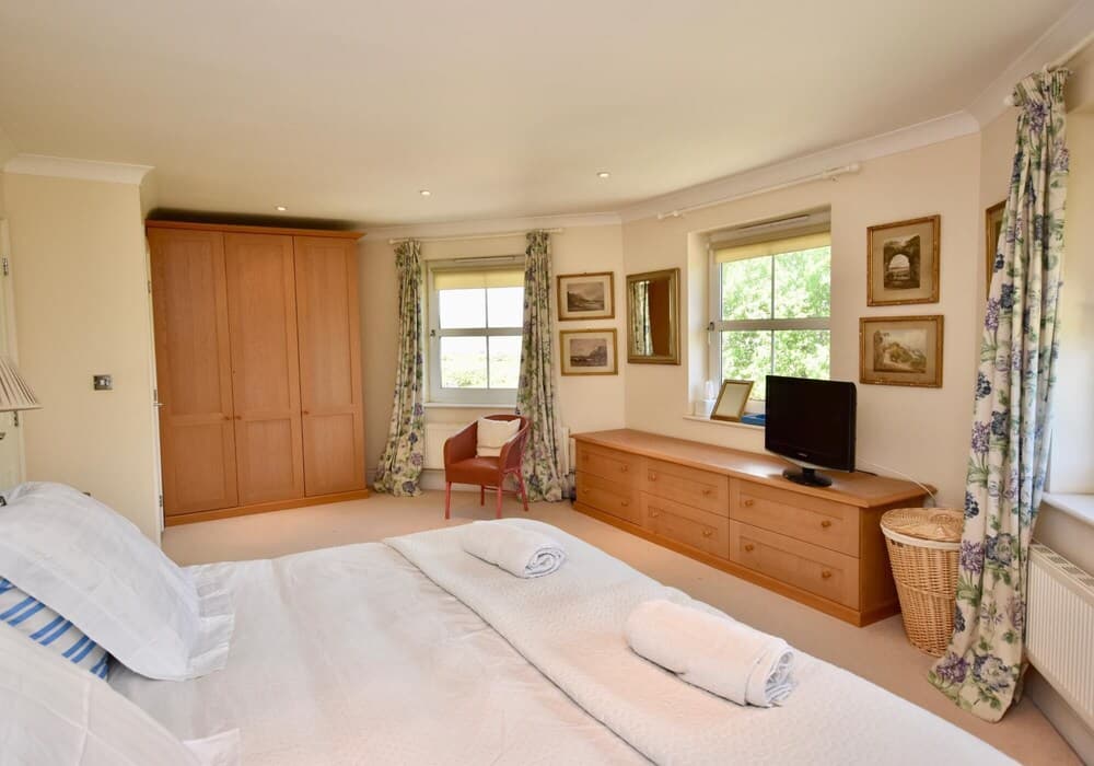 Solent Landing Pet Friendly Bembridge Beachside Holiday Home for 6