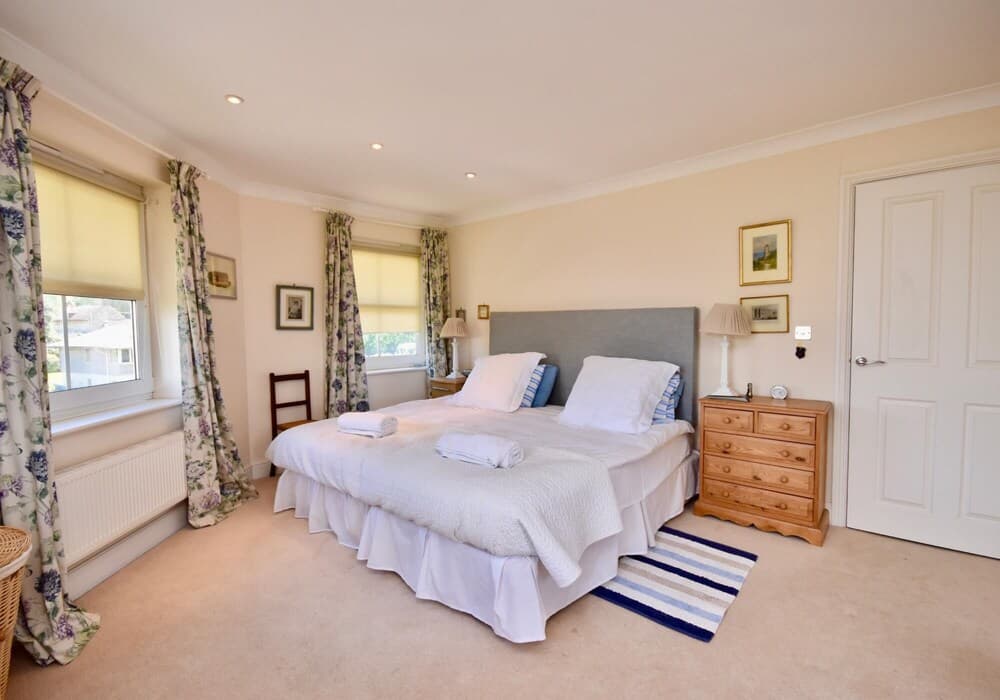 Solent Landing Pet Friendly Bembridge Beachside Holiday Home for 6