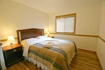 Mt Baker Lodging Cabin 3 Sleeps 26