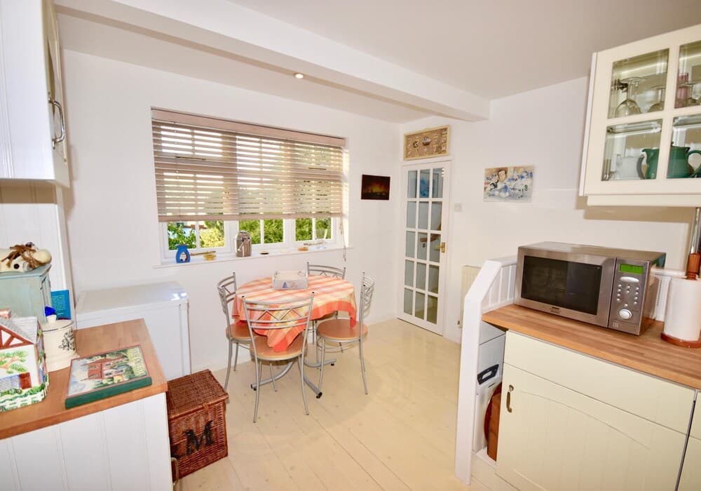 Mulberry 3 bed Cowes Cottage Solent Views Sleeps 6 Plus Parking