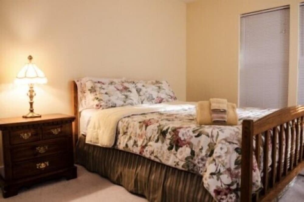 Mt Baker Lodging Cabin 12 - Sleeps 4