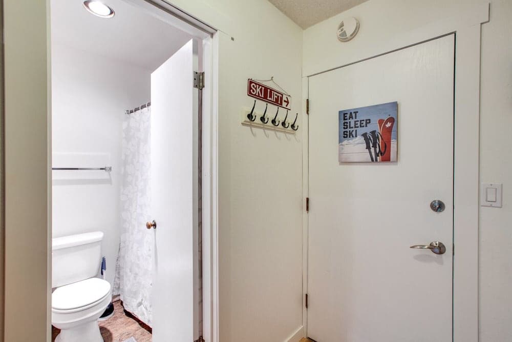 Mt Baker Lodging Cabin 24 - Sleeps 4