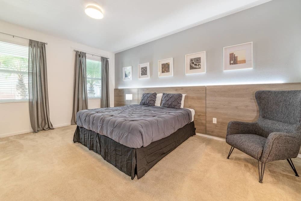 Stunning Luxury Home Near Disney