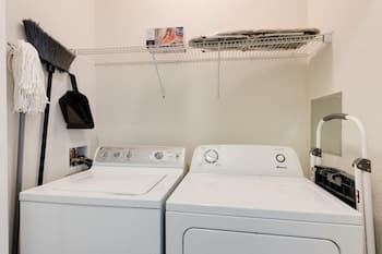 Beautiful and Comfortable Apartment Near Universal Parks