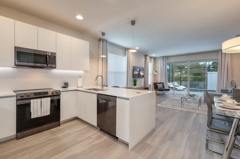 Comfortable Townhome With Private Pool Near Disney