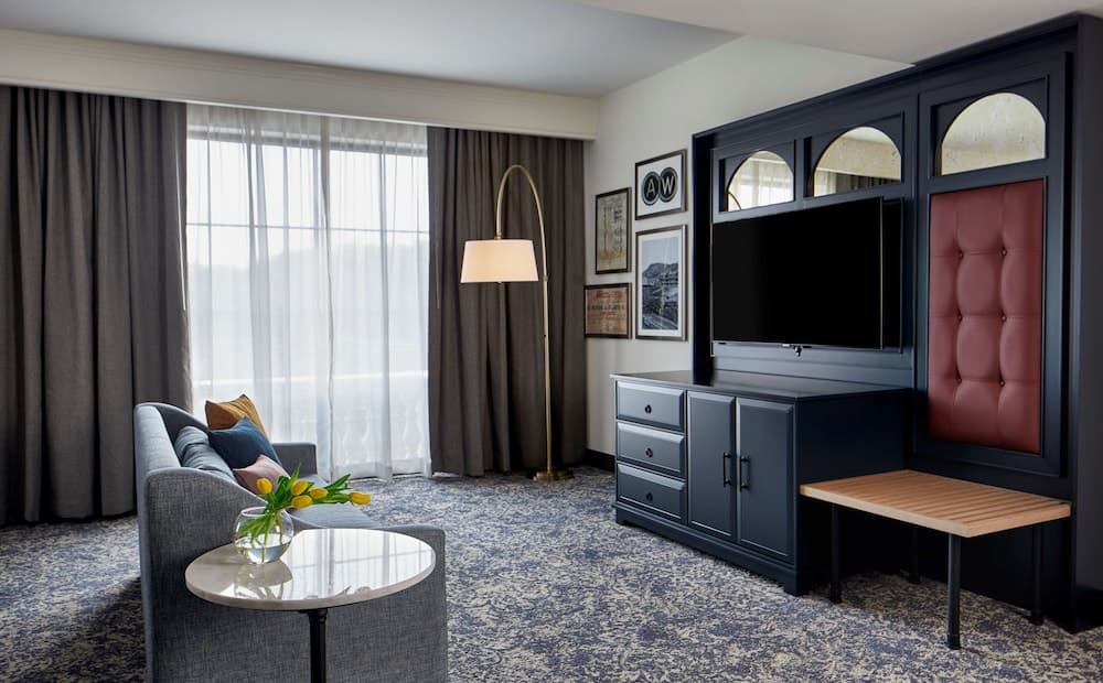 The Hamilton Alpharetta, Curio Collection by Hilton