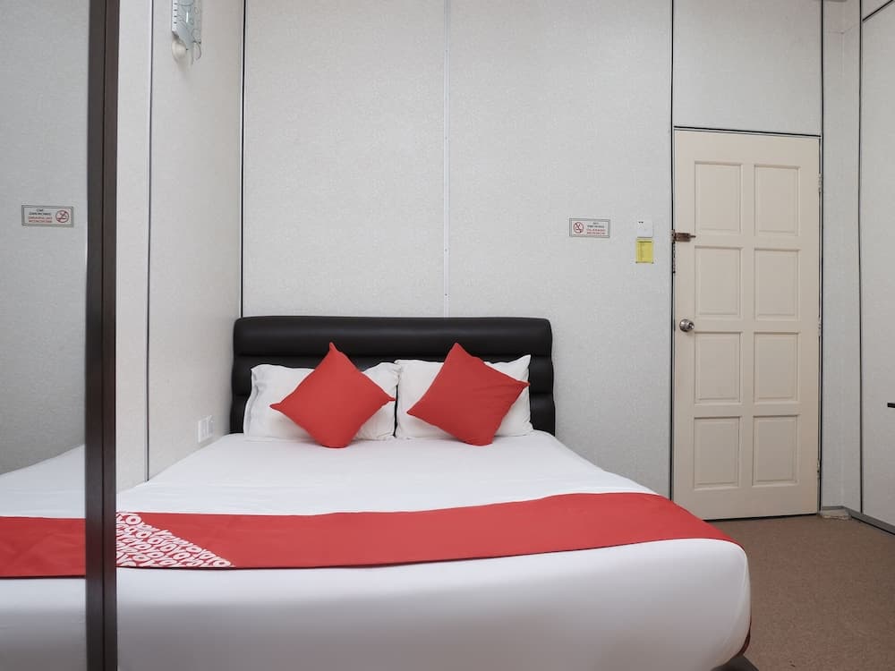 OYO 90180 Gemilang Hotel Kerteh