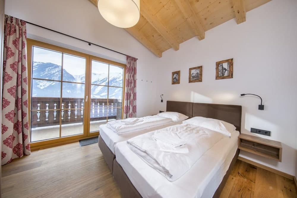 Affluent Chalet in Neukirchen near Wildkogel Ski Arena