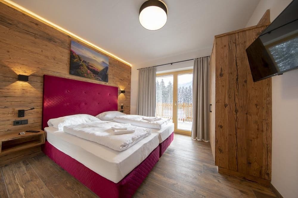 Comfy Chalet in Neukirchen near Wildkogel Ski Arena
