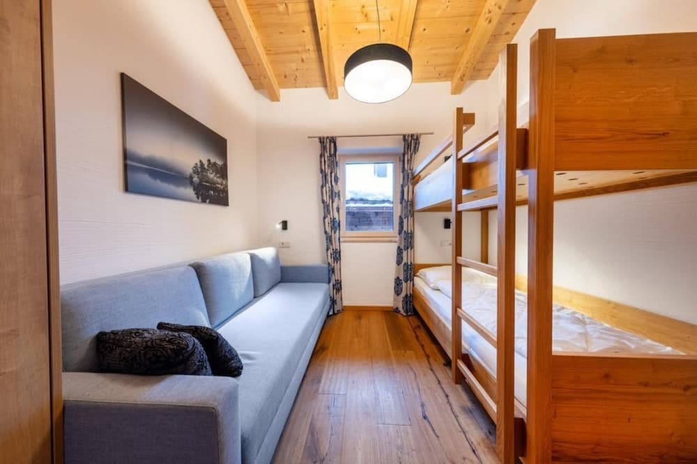 Luxury Chalet with 2 Bathrooms near Small Slope