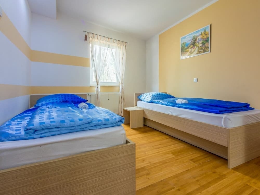 Adorable Holiday Home With Private Swimming Pool