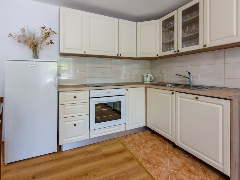 Nice Holiday Home in Drivenik With Terrace