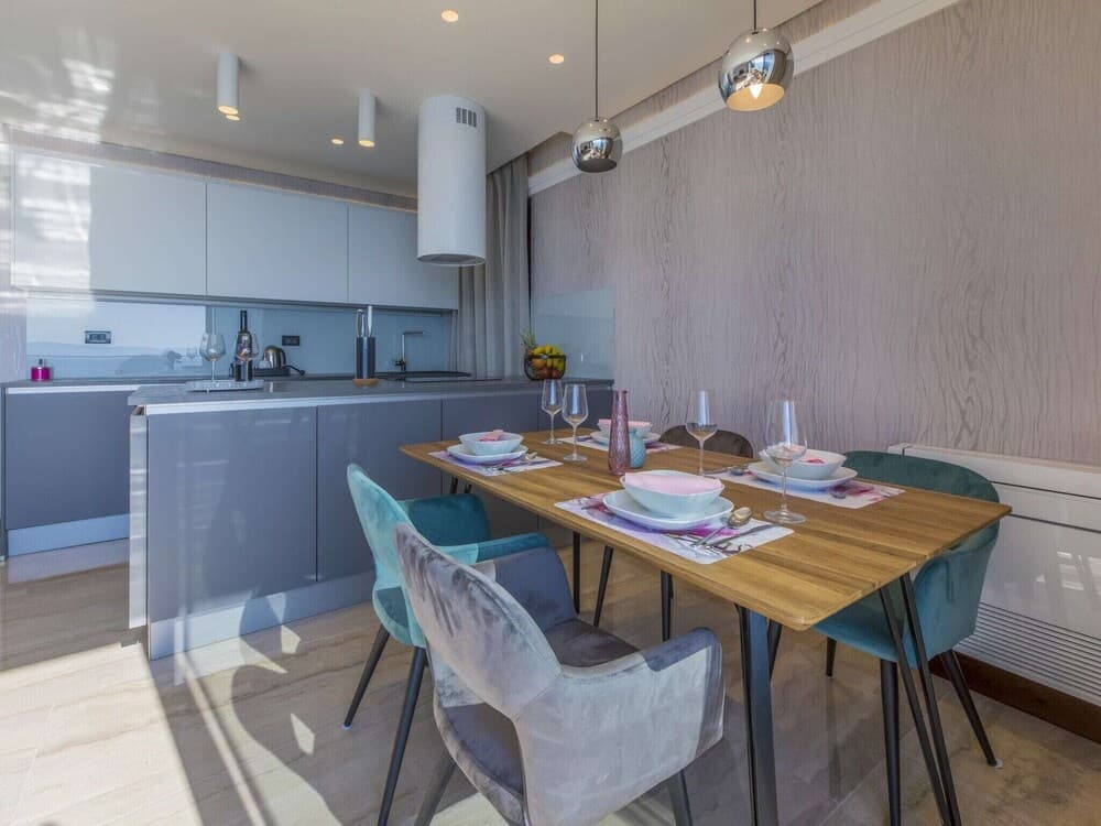 Luxury Apartment With Private Swimming Pool, Near the Beach