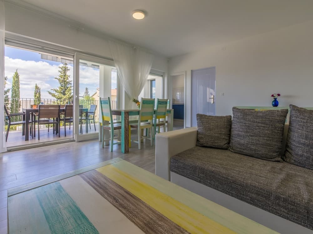 Spacious Apartment in Dramalj With Pool