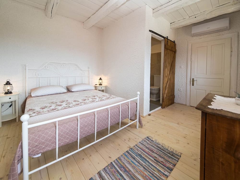 Amazing Villa With Pool and sea View Surrounded by Nature