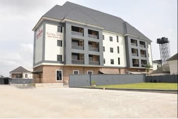 SpringHill Hotel & Suites